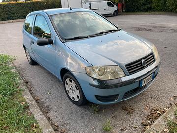Fiat Punto 1.2 con gancio di traino