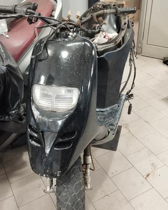 Vari ricambi Gilera/Piaggio  Typhoon/Storm