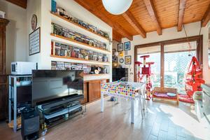 Elegante Villa Indipendente Ascensore e Giardino