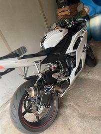 YAMAHA YZF R6