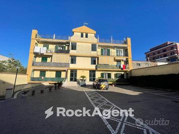 APPARTAMENTO CON BOX AUTO