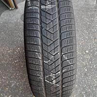 4 pneumatici invernali 235/55/R18 Pirelli Winter