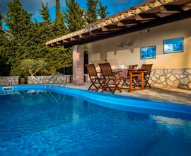Villa con piscina a Scopello