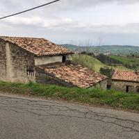 Antico casale con annesso terreno