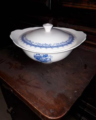 ZUPPIERA IN CERAMICA BIANCA E DECORAZIONE FLOREALE
