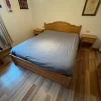 Camera da letto colpleta in legno di abete opaco