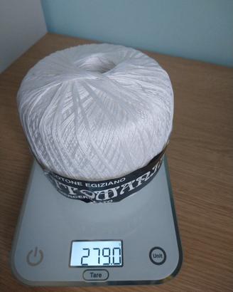 Cotone bianco per uncinetto/ ferri.