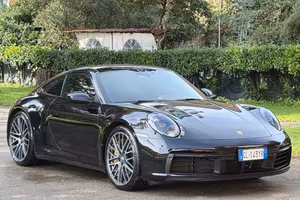 PORSCHE 911 Carrera 4S