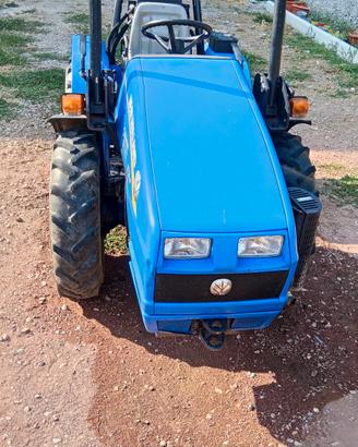 trattore New Holland t13 25cv 