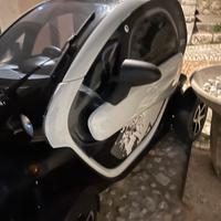 TWIZY 80 con finestrini