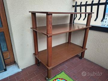 Mobile porta TV in legno.