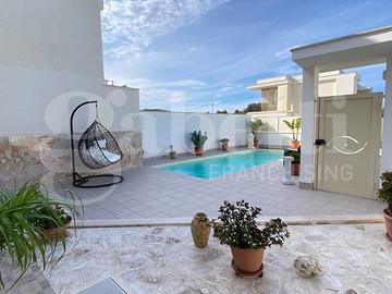 Villetta Trifamiliare Trani [Cod. rif 3317357VRG]