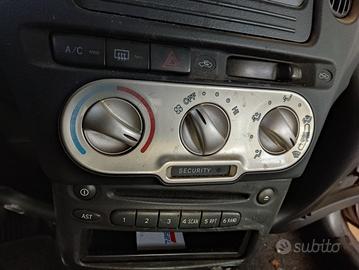 Comandi riscaldamento TOYOTA YARIS VERSO del 2003