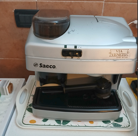 famosa macchina da caffè italiana SAECO