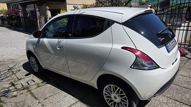 ypsilon