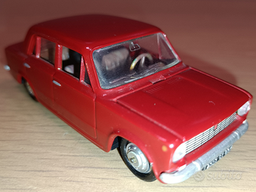Fiat 124 berlina Norev