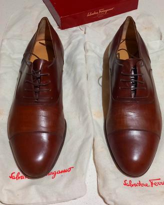 scarpe stringate FERRAGAMO