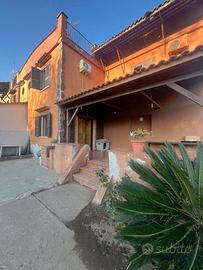 Rif 476 fronte villaggio coppola casa indip. con g