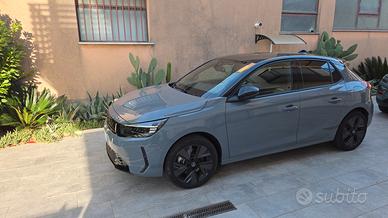 auto come nuova..Cel  340 837 0509 