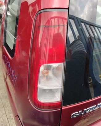 Fanale posteriore sinistro SUZUKI IGNIS del 2002