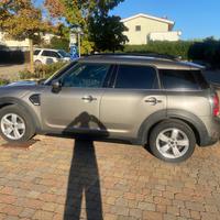 MINI COUNTRYMAN ONE D del 2018 , NAVIGATORE