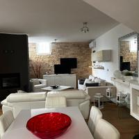 Ampio bilocale in villa