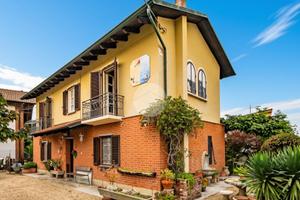 VILLA SINGOLA A CASTAGNOLE PIEMONTE