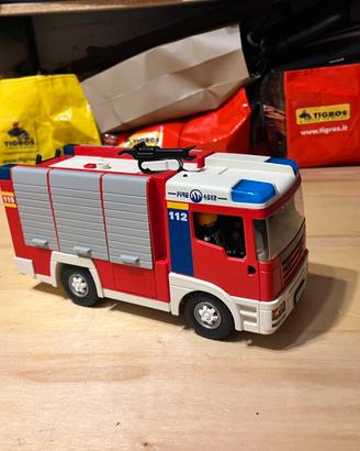 Camion dei pompieri Playmobil con accessori
