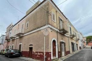 PALAZZINA A SANTERAMO IN COLLE