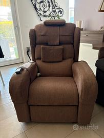Poltrona relax con alzata assistita