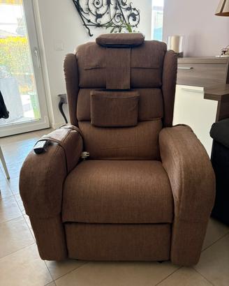 Poltrona relax con alzata assistita