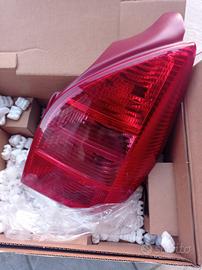 fanale  posteriore destro citroen C2