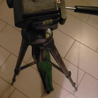 Cavalletto, tre piedi per macchine foto/video