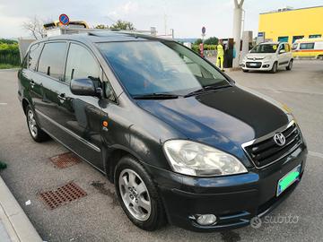 TOYOTA Avensis Verso 2.0 Tdi D-4D cat