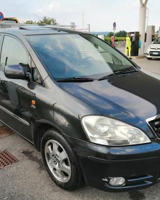 TOYOTA Avensis Verso 2.0 Tdi D-4D cat