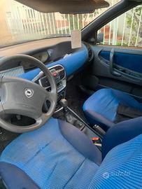 Lancia y anno 2002 usata km 163000 1000€