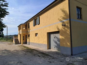Incantevole casolare con annesso a Potenza Picena