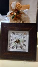 Orologio da tavolo in legno