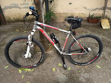 Mountain bike trek 3900 come nuova