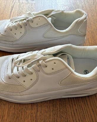 Sneakers uomo bianche taglia 45 stile running