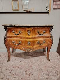 Comò bombato in bois de rose e piano in marmo