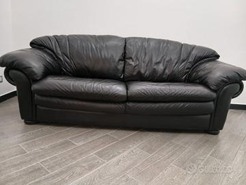 DIVANO NERO IN PELLE