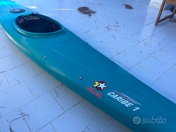 Canoa kayak monoposto
