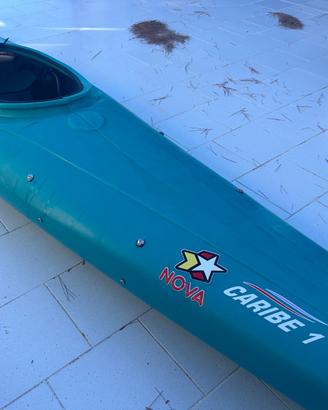Canoa kayak monoposto