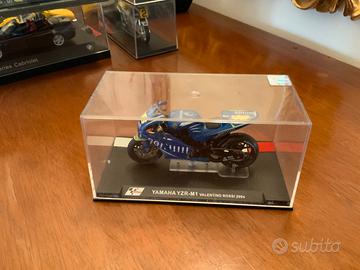 Yamaha YZR-M1 Valentino Rossi 2004