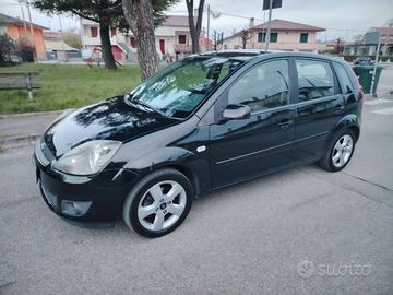 Ford Fiesta 1.2 GPL2031 neo patetati come nuova