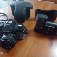 macchina fotografica yashica fx3 più flash 