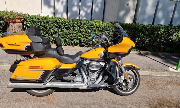 Harley-Davidson Road Glide C.V.O. - 2022