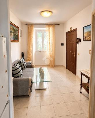 2 LOCALI A MARINO