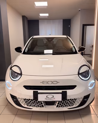 Fiat 600 Hybrid 110 CV DCT MHEV La Prima